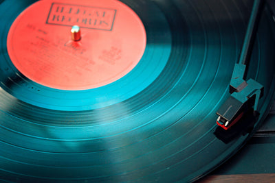 Quelle est la différence entre une platine et un tourne-disque ?